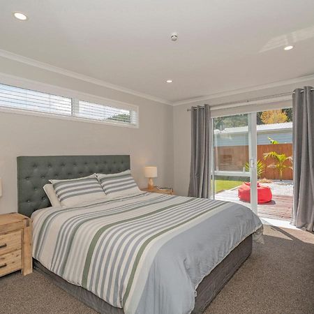 Modern Beach Pad - Whitianga Holiday Home Eksteriør billede