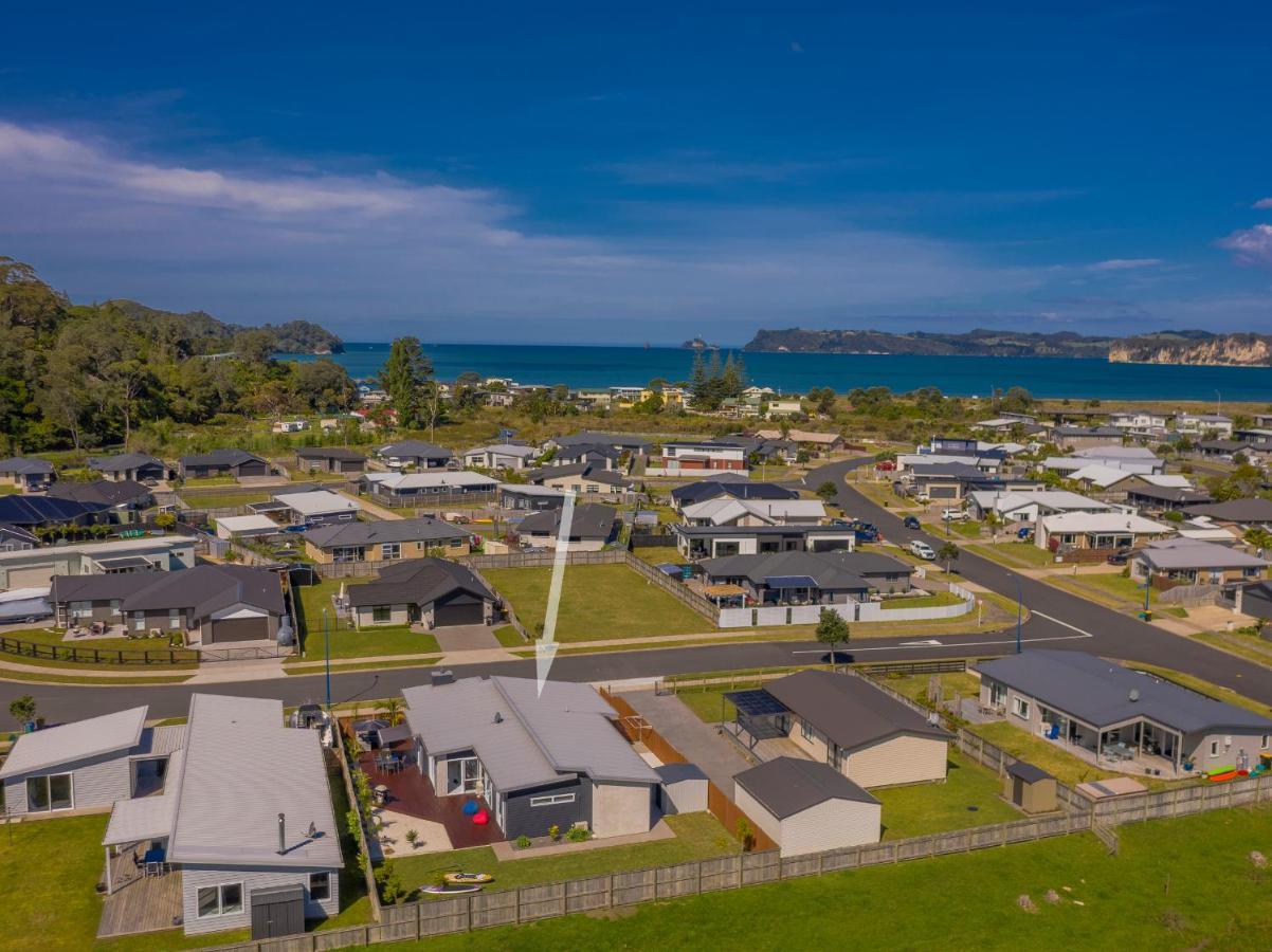Modern Beach Pad - Whitianga Holiday Home Eksteriør billede