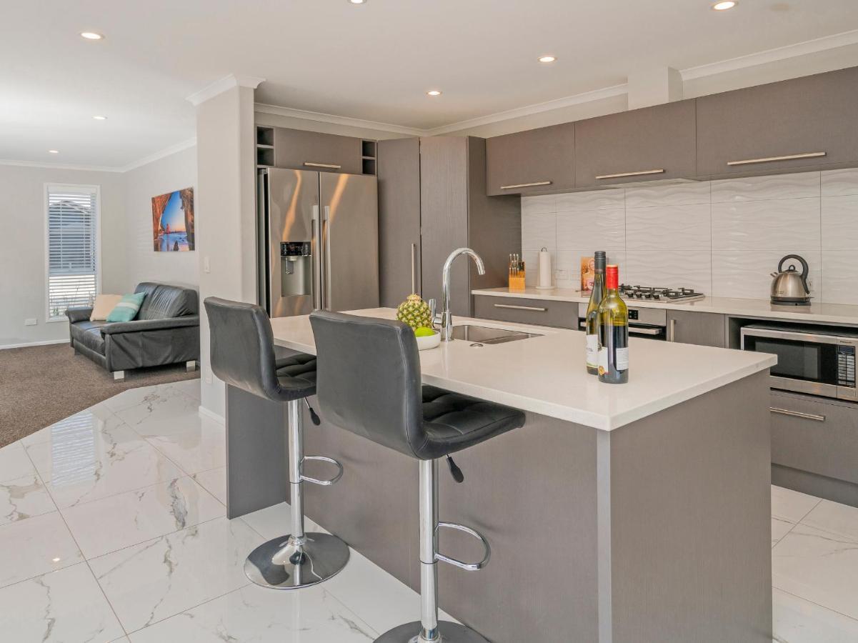Modern Beach Pad - Whitianga Holiday Home Eksteriør billede
