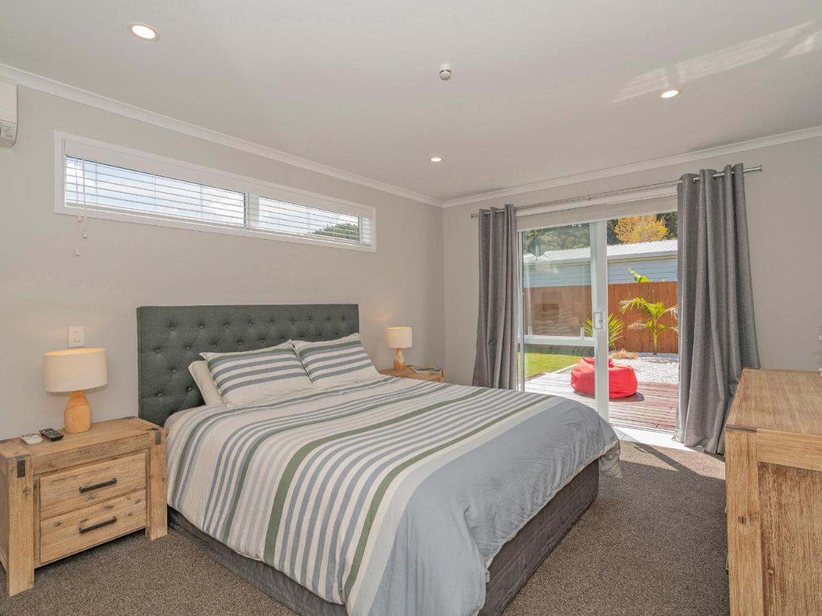 Modern Beach Pad - Whitianga Holiday Home Eksteriør billede