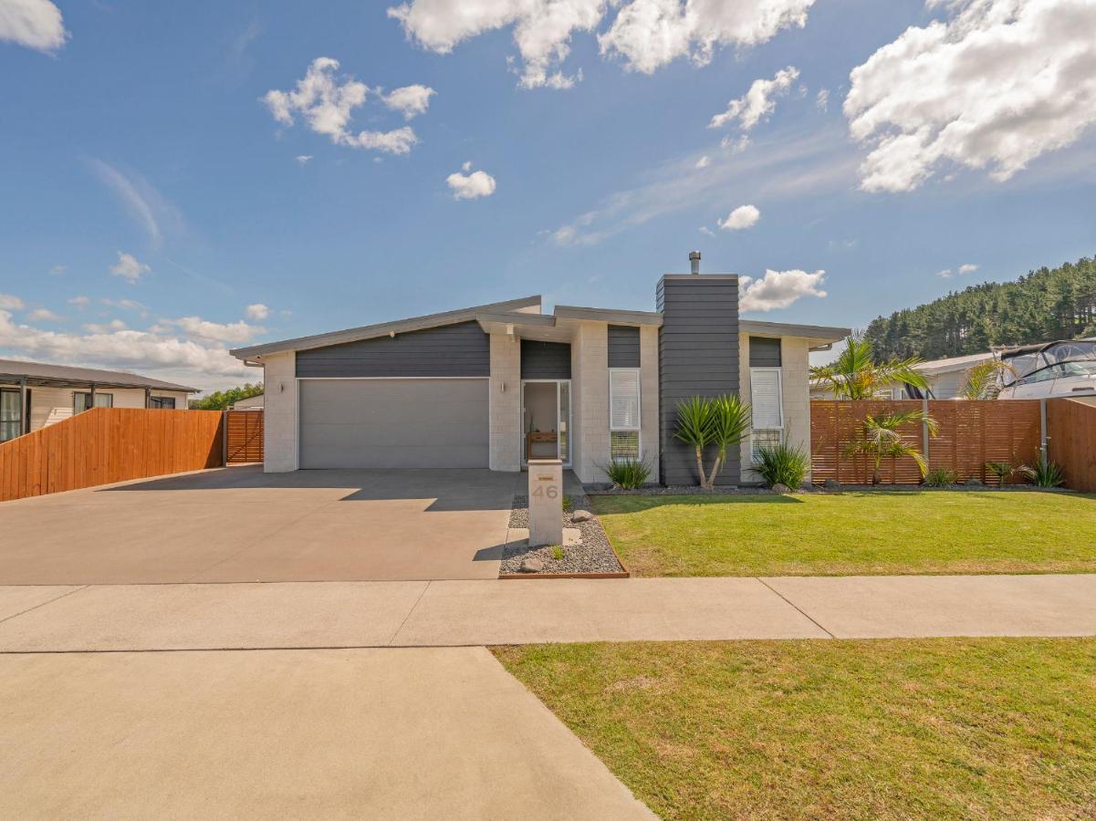 Modern Beach Pad - Whitianga Holiday Home Eksteriør billede